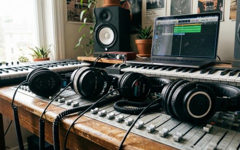Best Headphones for Music & Studio Use | Musicmaker Ireland